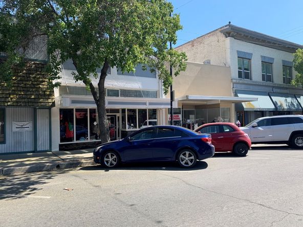 Remodeled High Exposure Retail/Office Building Off Hard Corner: 349 W D St, Lemoore, CA 93245